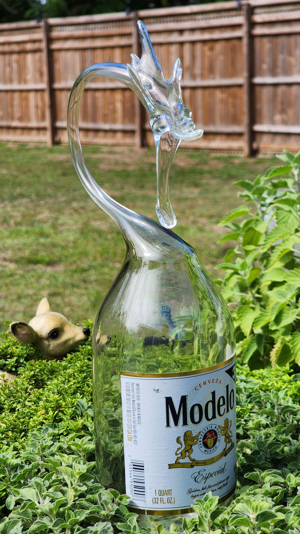 Modelo sculpted Dragon Beer Bottle