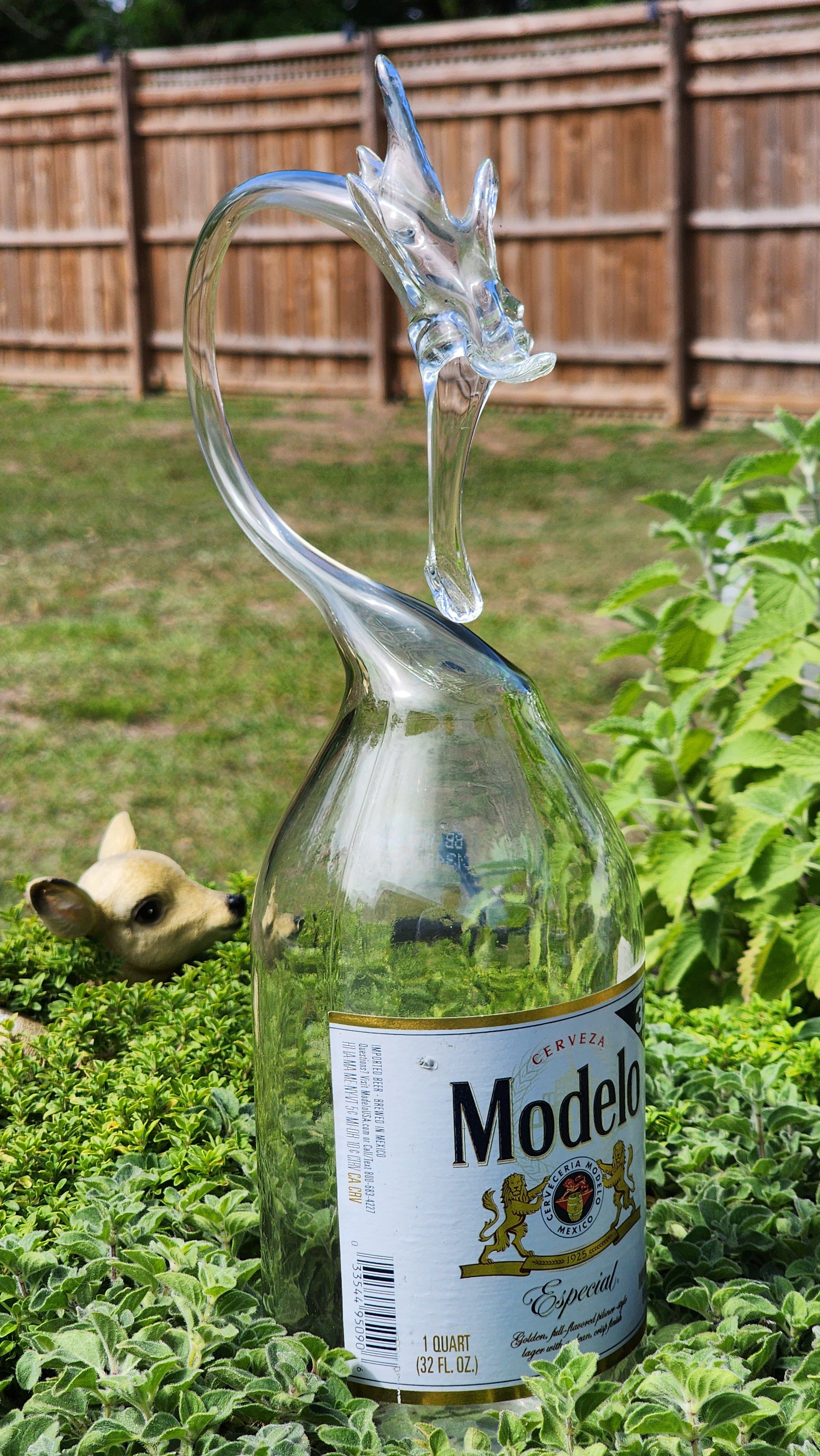 Modelo sculpted Dragon Beer Bottle
